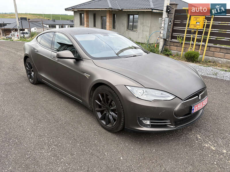 Ліфтбек Tesla Model S 2014 в Рівному