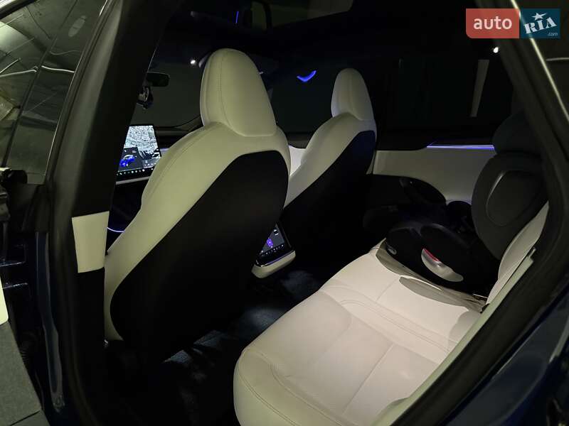 Лифтбек Tesla Model S 2022 в Днепре