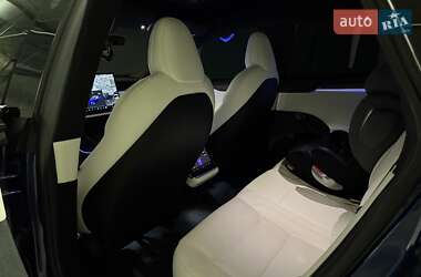 Лифтбек Tesla Model S 2022 в 