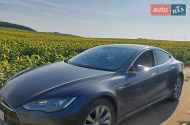 Лифтбек Tesla Model S 2014 в 