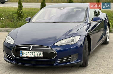 Лифтбек Tesla Model S 2015 в 