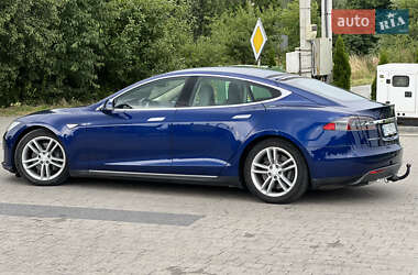 Лифтбек Tesla Model S 2015 в 