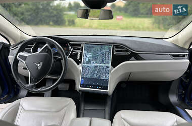 Лифтбек Tesla Model S 2015 в 