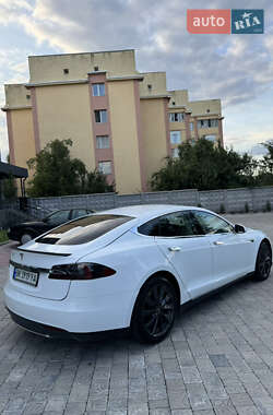 Лифтбек Tesla Model S 2015 в 