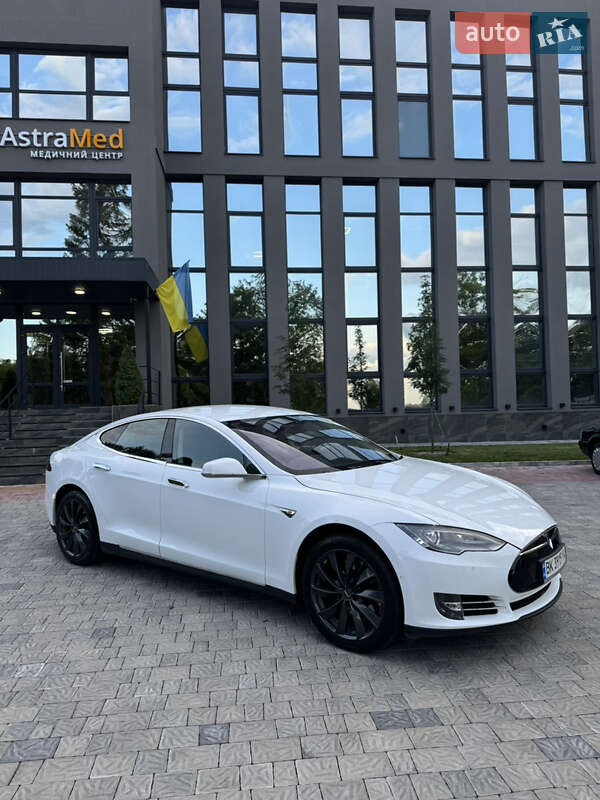 Лифтбек Tesla Model S 2015 в Ровно фото 6 Лифтбек Tesla Model S 2015 в Ровно