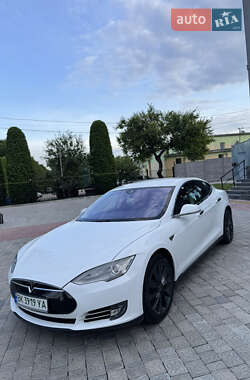 Лифтбек Tesla Model S 2015 в 