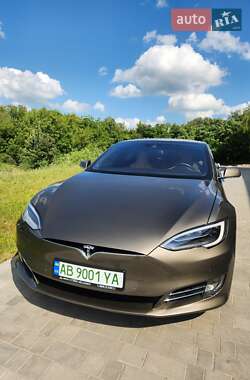Лифтбек Tesla Model S 2016 в 