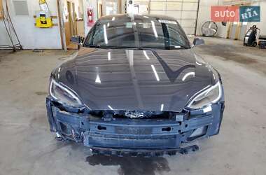 Ліфтбек Tesla Model S 2018 в 
