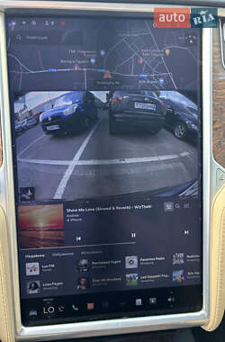 Лифтбек Tesla Model S 2017 в Львове