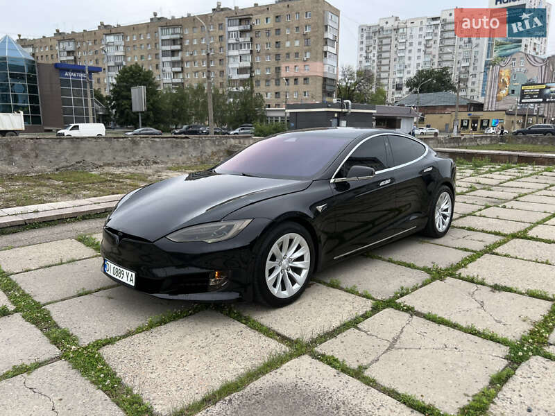 Ліфтбек Tesla Model S 2017 в 