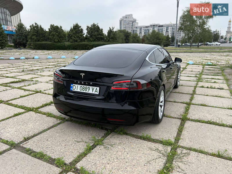 Ліфтбек Tesla Model S 2017 в Харкові