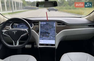 Лифтбек Tesla Model S 2013 в 