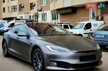 Ліфтбек Tesla Model S 2017 в 