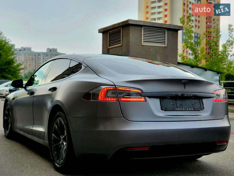 Ліфтбек Tesla Model S 2017 в Києві