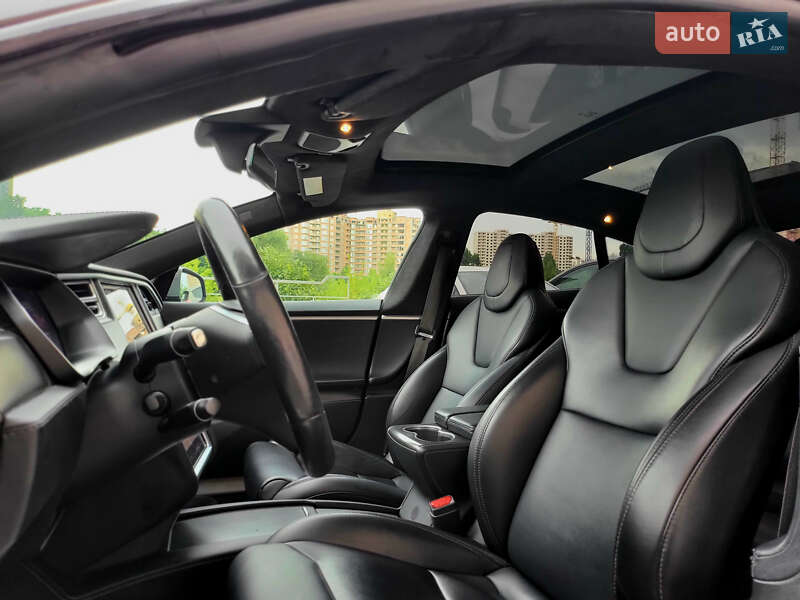 Ліфтбек Tesla Model S 2017 в Києві