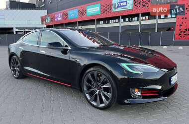 Лифтбек Tesla Model S 2020 в Киеве