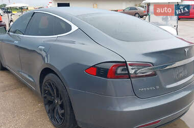 Лифтбек Tesla Model S 2014 в 