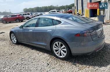 Лифтбек Tesla Model S 2014 в 