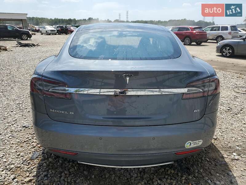 Ліфтбек Tesla Model S 2014 в Львові