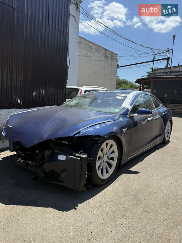 Лифтбек Tesla Model S 2018 в 