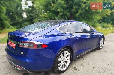 Лифтбек Tesla Model S 2016 в 