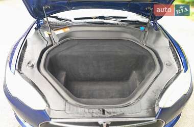 Лифтбек Tesla Model S 2016 в 