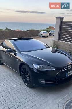 Ліфтбек Tesla Model S 2014 в 