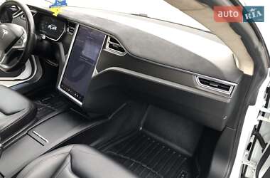 Лифтбек Tesla Model S 2016 в 