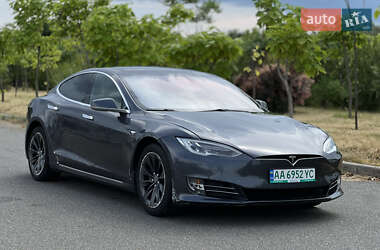 Лифтбек Tesla Model S 2016 в 