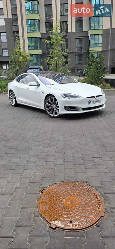 Ліфтбек Tesla Model S 2017 в 