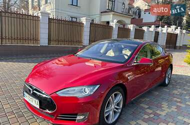 Лифтбек Tesla Model S 2013 в 
