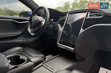 Лифтбек Tesla Model S 2017 в 