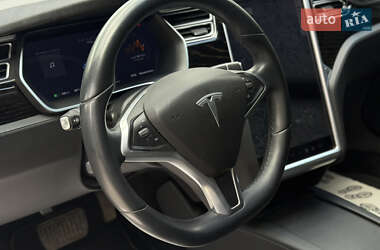 Лифтбек Tesla Model S 2017 в 