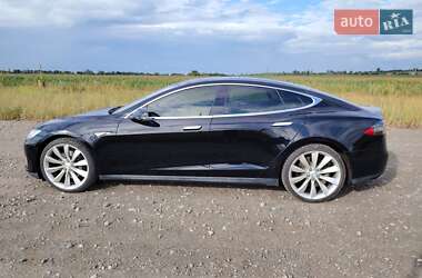 Лифтбек Tesla Model S 2014 в 