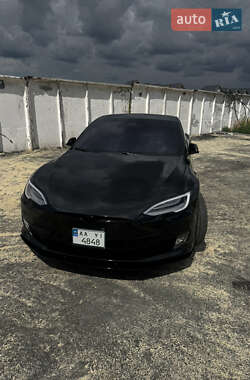 Лифтбек Tesla Model S 2018 в Киеве