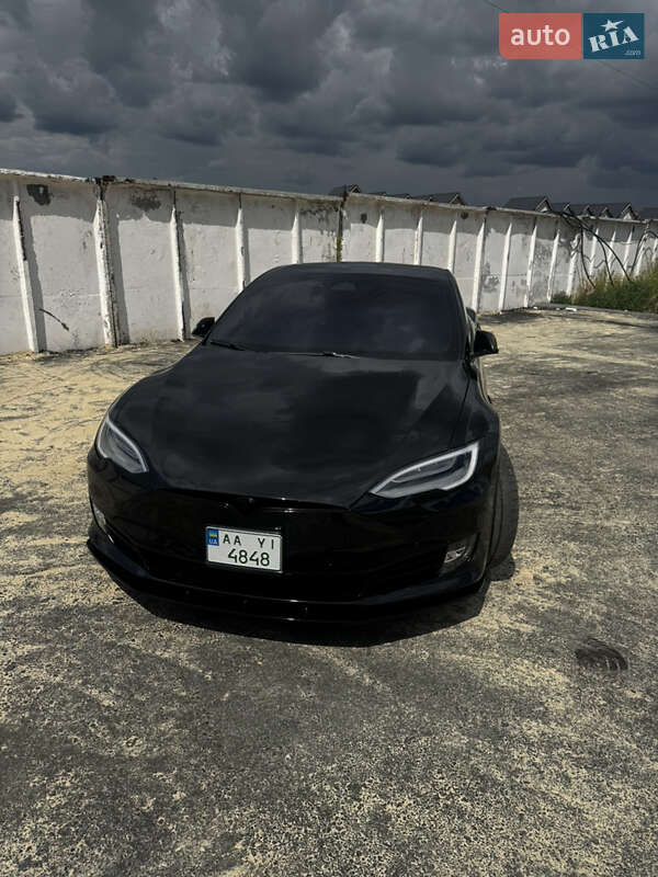 Tesla Model S 2018