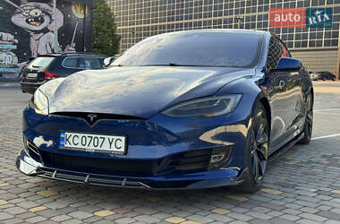Лифтбек Tesla Model S 2016 в 