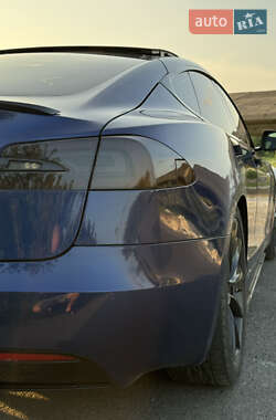 Лифтбек Tesla Model S 2016 в 