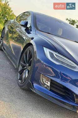 Лифтбек Tesla Model S 2016 в 