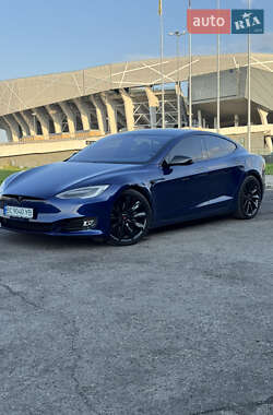 Лифтбек Tesla Model S 2016 в Львове