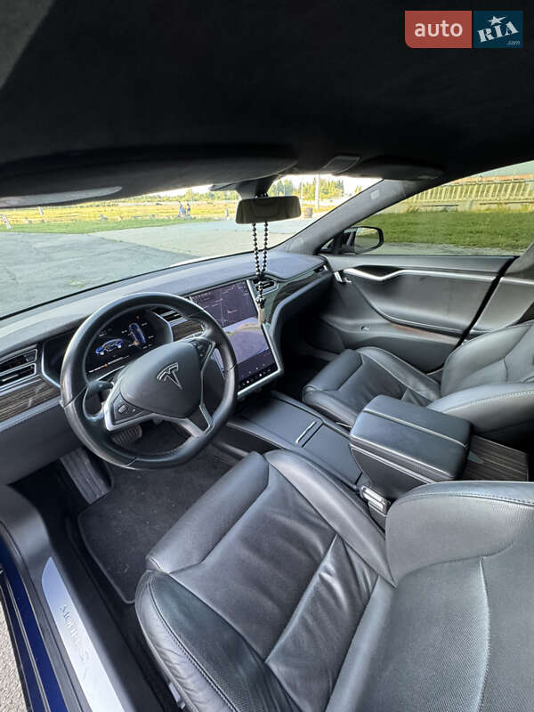Ліфтбек Tesla Model S 2016 в Львові