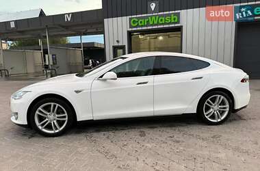 Ліфтбек Tesla Model S 2014 в 