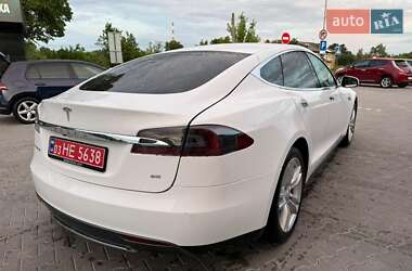 Ліфтбек Tesla Model S 2014 в 