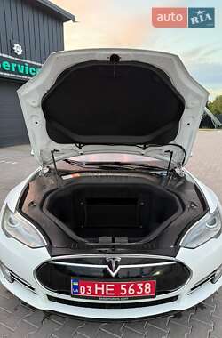 Ліфтбек Tesla Model S 2014 в 