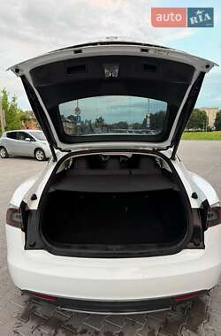 Ліфтбек Tesla Model S 2014 в 
