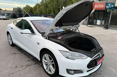 Ліфтбек Tesla Model S 2014 в 