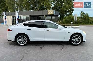 Ліфтбек Tesla Model S 2014 в 
