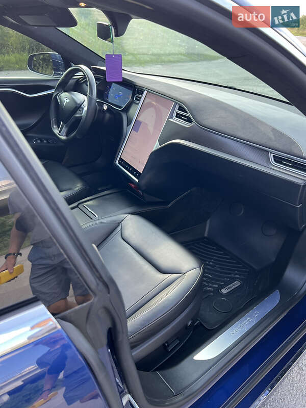 Лифтбек Tesla Model S 2016 в Тернополе