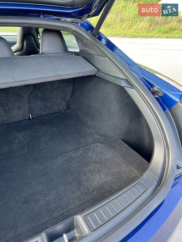Лифтбек Tesla Model S 2016 в Тернополе