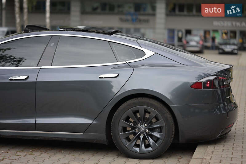 Лифтбек Tesla Model S 2018 в Черновцах фото 10 Лифтбек Tesla Model S 2018 в Черновцах